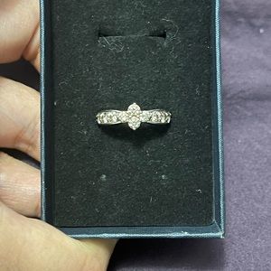 Platinum Ring with 1carat total diamond